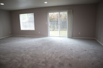 10513 NE 63rd St in Vancouver, WA - Building Photo - Building Photo