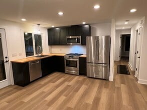 2815 Callahan Dr in Bremerton, WA - Foto de edificio - Building Photo