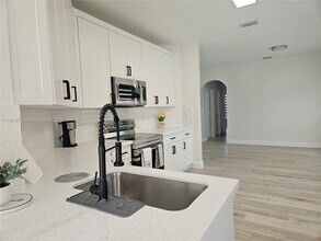 17182 NW 13th St in Pembroke Pines, FL - Building Photo - Building Photo