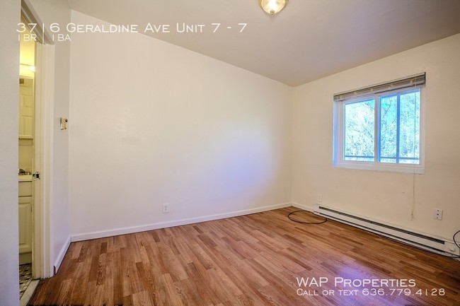 3716 Geraldine Ave-Unit -7 in St. Ann, MO - Foto de edificio - Building Photo