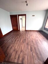 519 Avon St, Unit 1 in Lansing, MI - Foto de edificio - Building Photo