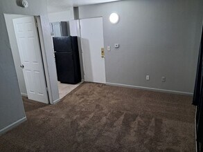 1931 Clinton St in Aurora, CO - Building Photo - Building Photo