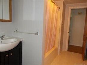 29 Holmeslea Ct in Woodstock, CT - Building Photo - Building Photo