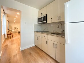 2129 Pine St in Philadelphia, PA - Building Photo - Building Photo