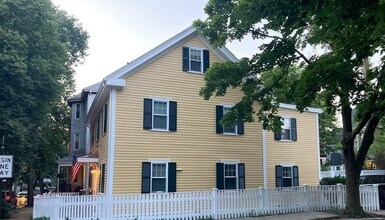8 Perry St, Unit #1 in Brookline, MA - Building Photo - Building Photo