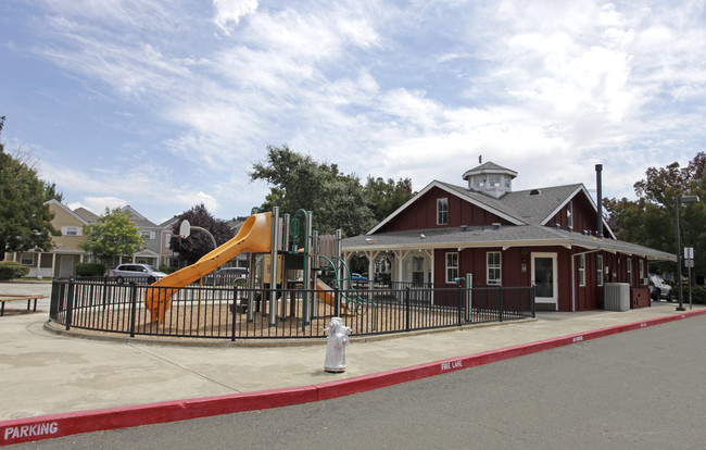 Lavell Village Apartments in Santa Rosa, CA - Building Photo - Building Photo