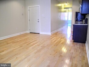 319 N Preston St in Philadelphia, PA - Building Photo - Building Photo