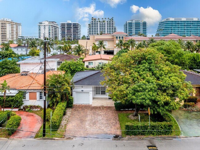 9441 Byron Ave in Surfside, FL - Building Photo - Building Photo