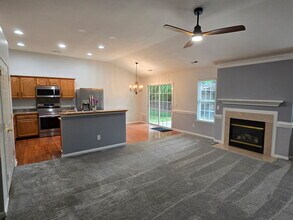 9302 Winston Hall Ct in Charlotte, NC - Foto de edificio - Building Photo