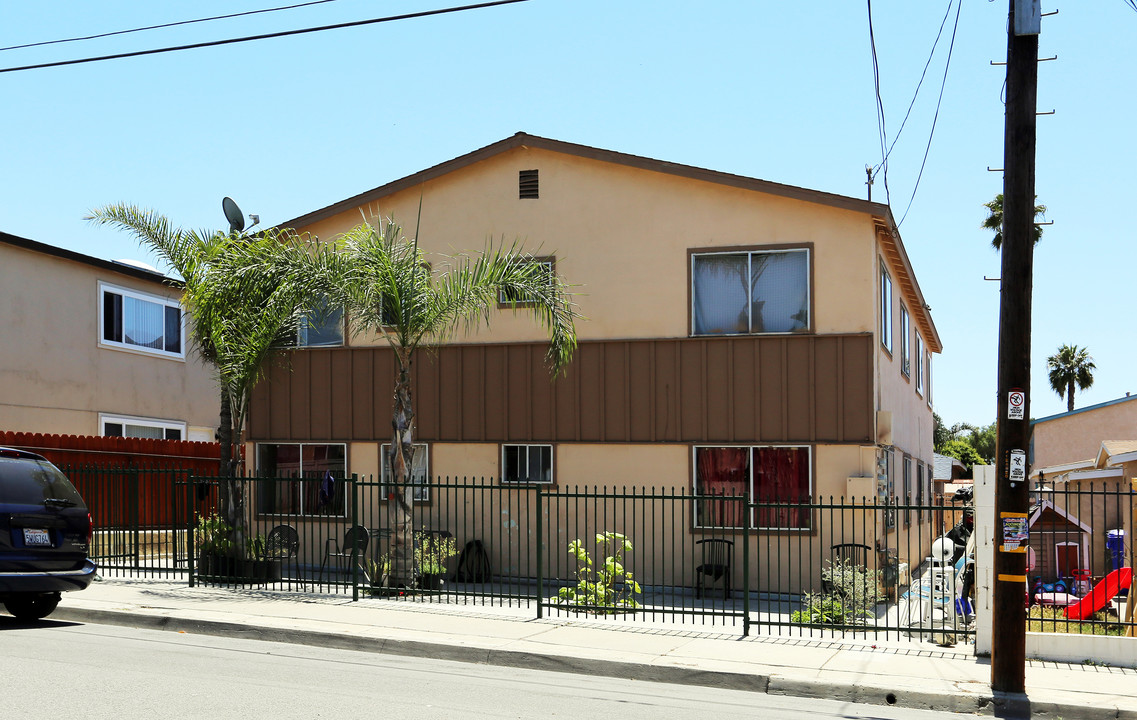 1311 Puls St in Oceanside, CA - Foto de edificio