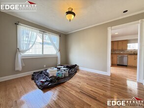 11 Pennsylvania Ave in Newton, MA - Foto de edificio - Building Photo