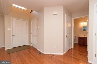 521 Dogwood Dr in Maple Glen, PA - Building Photo