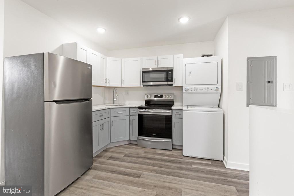 2550 Kensington Ave in Philadelphia, PA - Building Photo