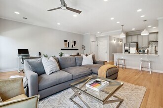 821 W Superior St in Chicago, IL - Building Photo - Building Photo