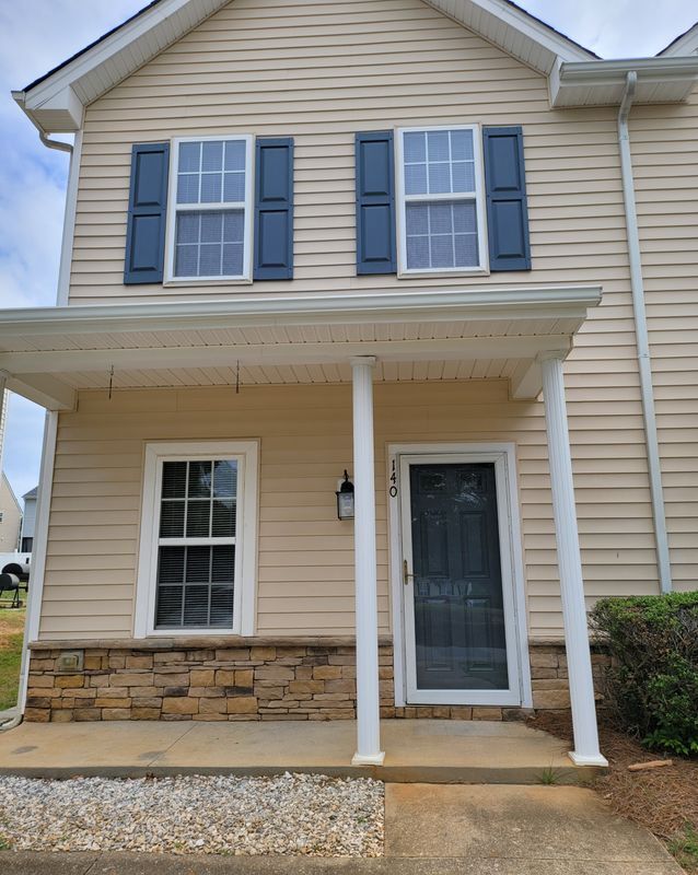 property at 140 Winslow Ln
