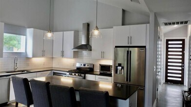 1131 Mason Ave in Austin, TX - Building Photo - Building Photo