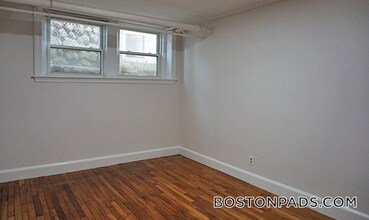 95 Adams St in Waltham, MA - Building Photo - Building Photo