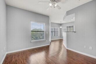 2320 Gracy Farms Ln, Unit 1024 in Austin, TX - Building Photo - Building Photo