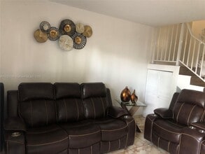 16700 NW 55th Ave in Miami Gardens, FL - Building Photo - Building Photo