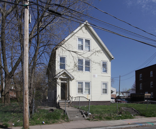 110-112 Brook St in Hartford, CT - Foto de edificio - Building Photo