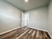 711 SW 5th St photo'