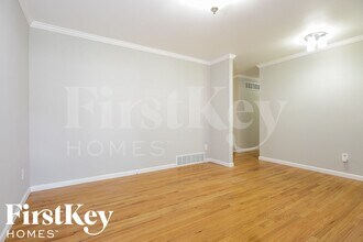 11321 Amboy Ln in St. Louis, MO - Building Photo - Building Photo