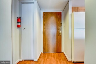 4444 Connecticut Ave NW in Washington, DC - Building Photo - Building Photo