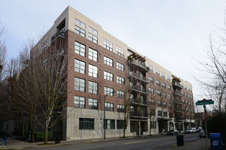 Riverstone Condominiums in Portland, OR - Foto de edificio - Building Photo