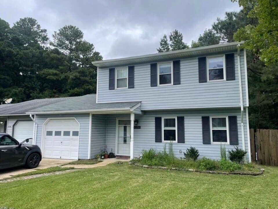 1116 Woodcock Ln in Virginia Beach, VA - Foto de edificio
