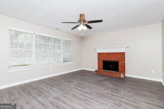 5201 Summer Brooke Ct in Union City, GA - Building Photo - Building Photo