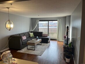 111 deKoven Drive in Middletown, CT - Building Photo - Building Photo