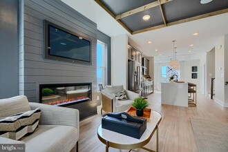 111 Glass Ln in Baltimore, MD - Building Photo - Building Photo
