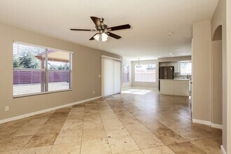 2401 N 125th Dr in Avondale, AZ - Foto de edificio - Building Photo