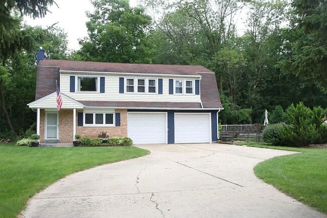 property at W136N7084 Claas Rd