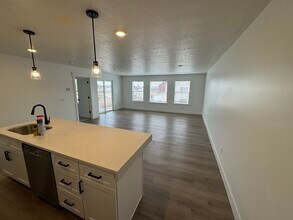 526 Rizzini Wy in Vineyard, UT - Building Photo - Building Photo