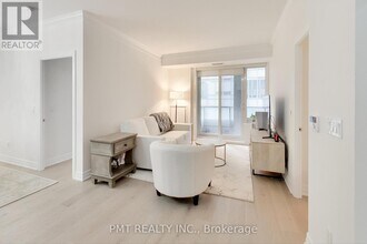 35-735 Balmuto St in Toronto, ON - Building Photo - Building Photo