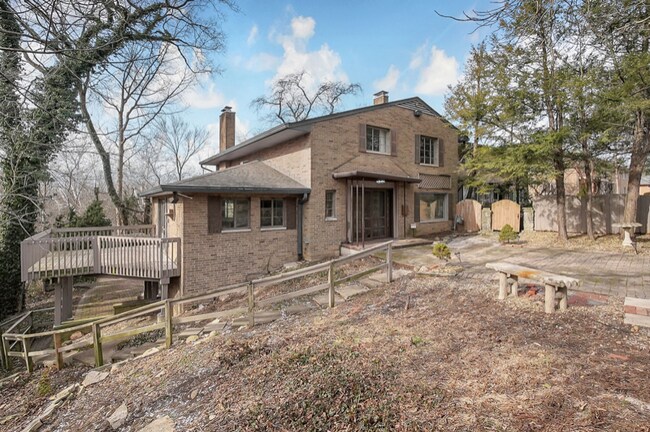 2731 Charing Rd in Upper Arlington, OH - Building Photo - Building Photo