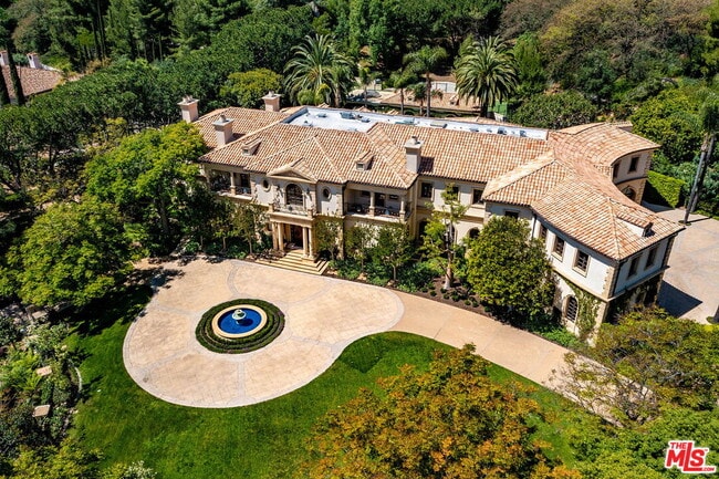 property at 70 Beverly Park Dr