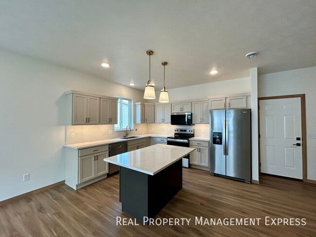 property at 3515 S Broek Dr