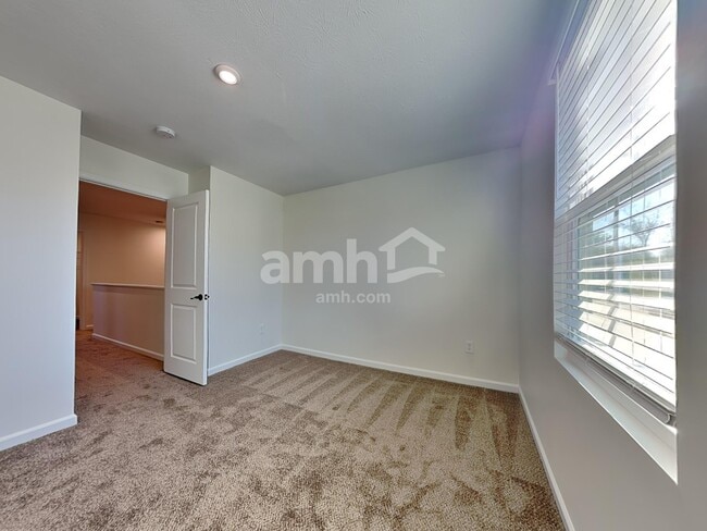 213 Wooded Ridge Dr in Amelia, OH - Building Photo - Building Photo