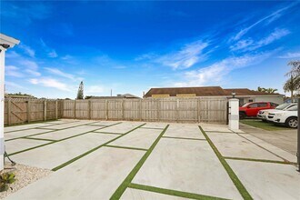 21049 SW 118th Ave in Miami, FL - Building Photo - Building Photo