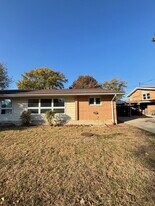 1519 Fairway Dr in Rantoul, IL - Building Photo