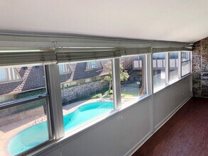 2574 Marilee Ln in Houston, TX - Building Photo - Building Photo