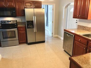 711 E 6th Ave in Lancaster, OH - Building Photo - Building Photo