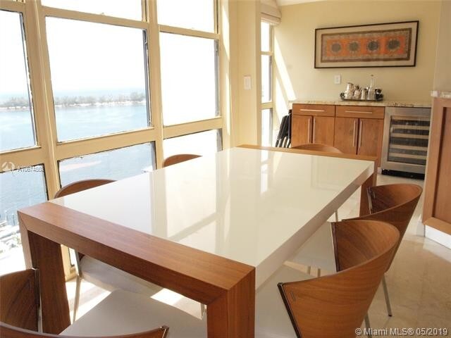 1901 Brickell Ave-Unit -B1714 in Miami, FL - Building Photo