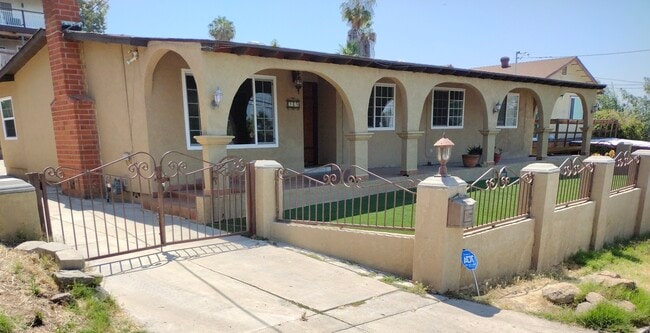 property at 909 Galopago St