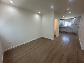 2210 Pine Ave in Long Beach, CA - Building Photo - Building Photo
