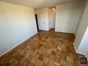 Beautiful 3 Bedroom 2.5 bath Apartment In in New York, NY - Building Photo - Building Photo