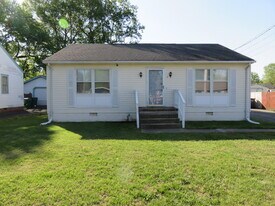 7 S Daisy Ave in Highland Springs, VA - Building Photo