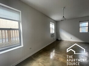 1136 W Wilson Ave, Unit 217 in Chicago, IL - Building Photo - Building Photo